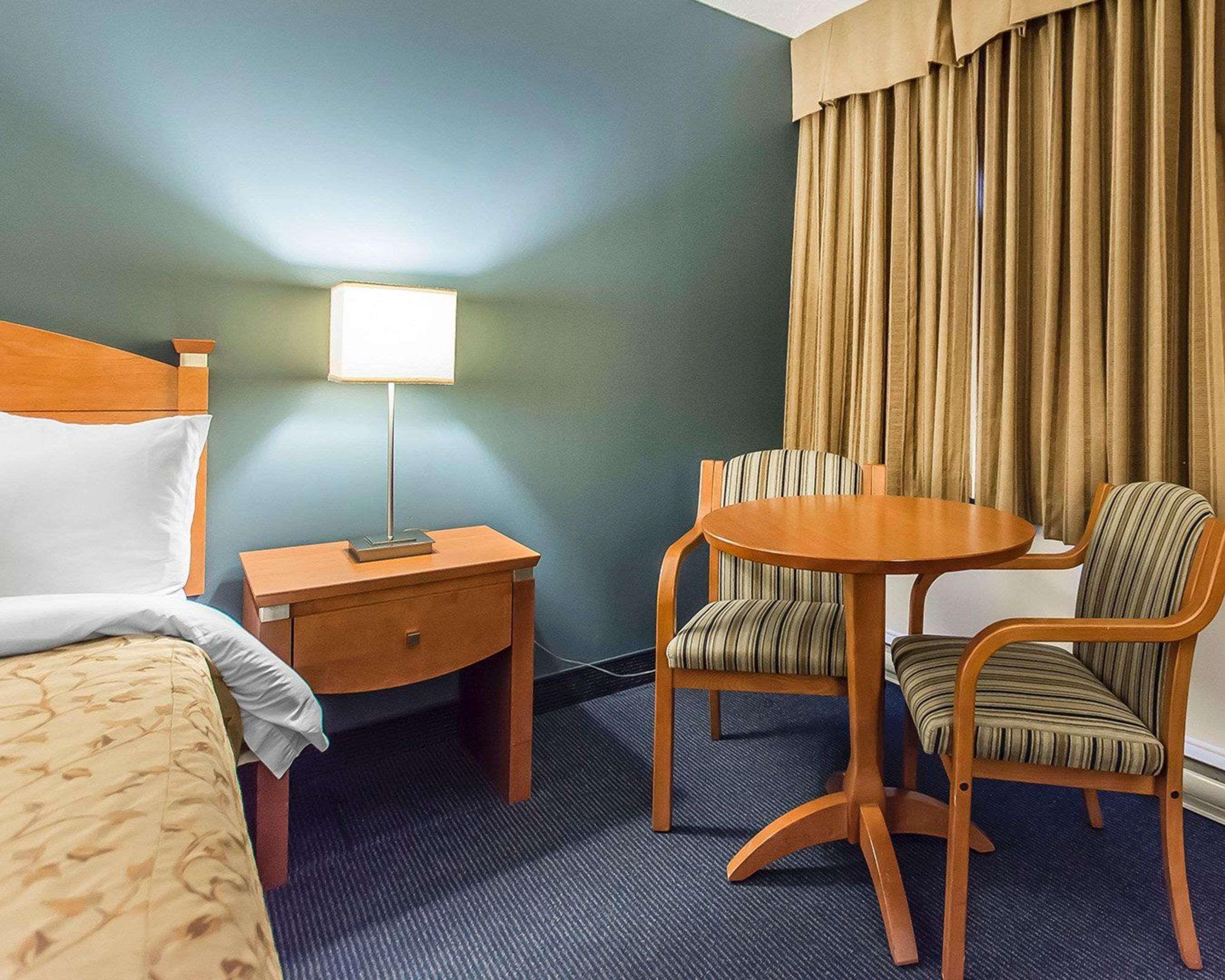 Quality Inn Rouyn-Noranda Exterior photo
